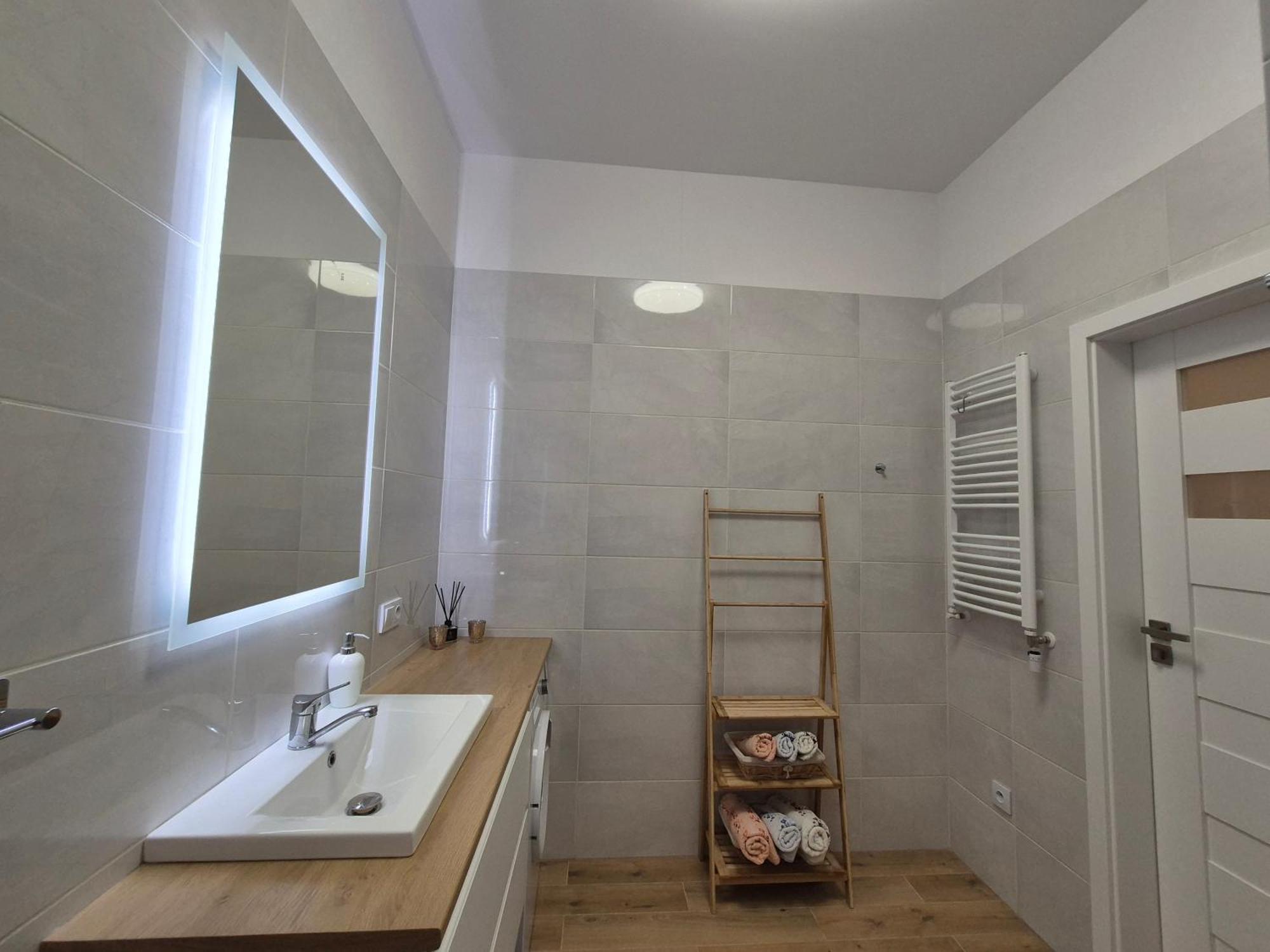 Duzy Komfortowy Apartament W Samym Centrum Przy Manufaktura I Piotrkowska, Blisko Zoo, Fala Lägenhet Łódź Exteriör bild